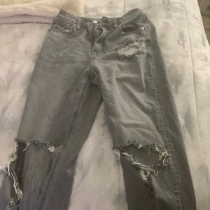 American Eagle Highwaisted ripped jeans!